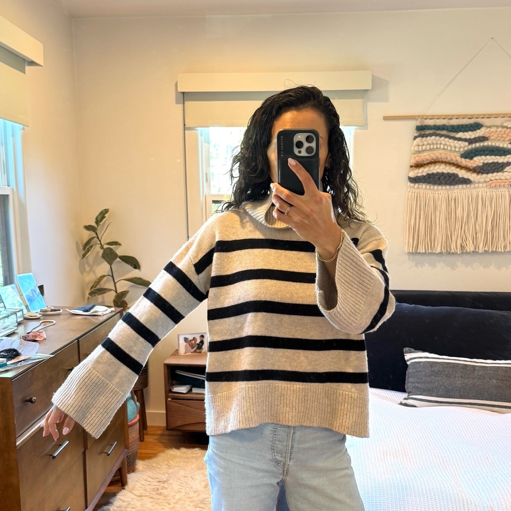 The Reset R Label- the Magic Mock Neck Striped Beige / Black Sweater (xs)